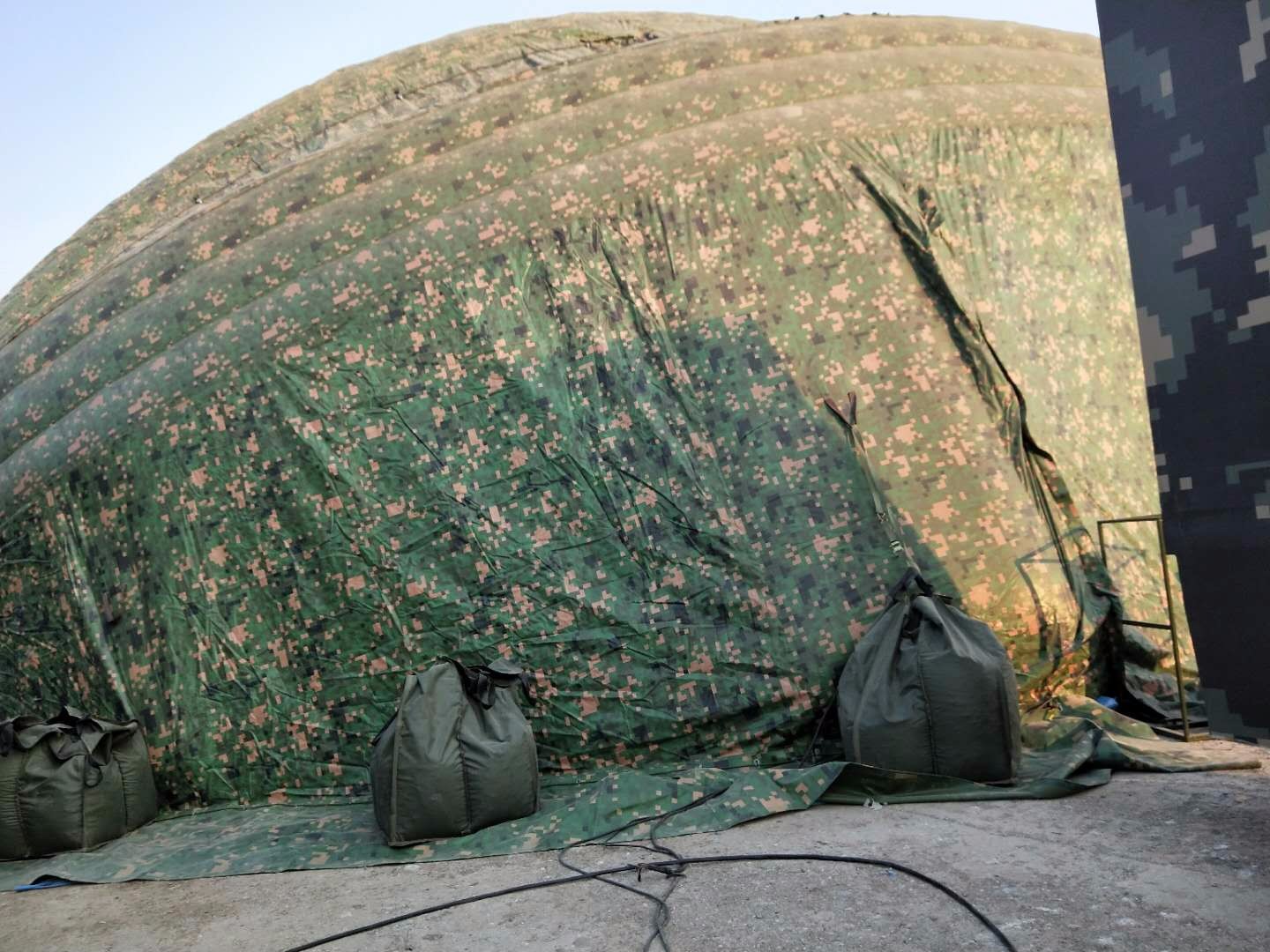 乌当军用充气帐篷